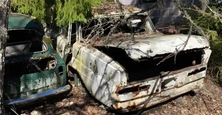 Skrotbil Mercedes-400 går igen