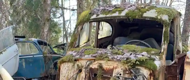 Bilskrotar hämtar objekt hos besiktning i Mockfjärd