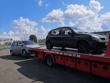 Skrotbilar som Volvo säljes i Göteborg till bilskrot