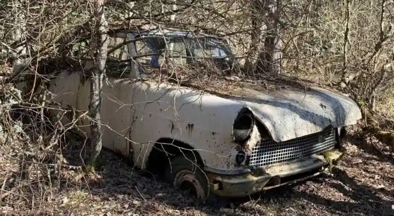 Skicka efter från bilskrot ventilkåpa till Ford-Cortina i Göteborg genom Bildelsbasen