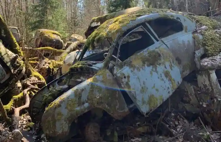 En begagnad Lambdasond från bilskrot till Saab-750 i Göteborg