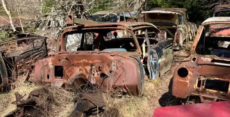 Skärm från bilskrot till Toyota-Land-Cruiser i Göteborg