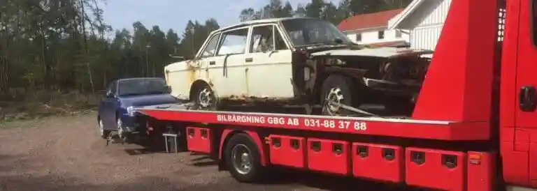 Äldre begagnad spolarpump från bilskrot till Volvo-145 i Göteborg