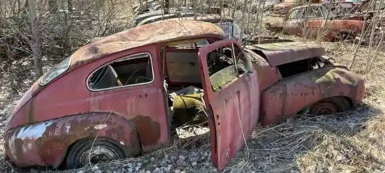 Skrota bil efter trasig styrsnäcka till PV-544 i Uddevalla