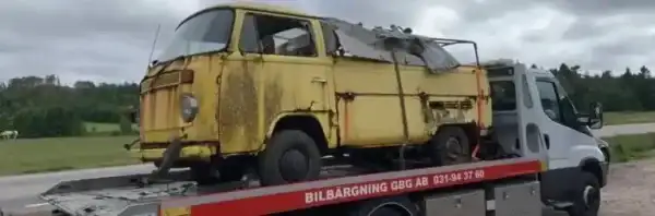 Bilskrot hämtar uttjänta fordon i Fjärås
