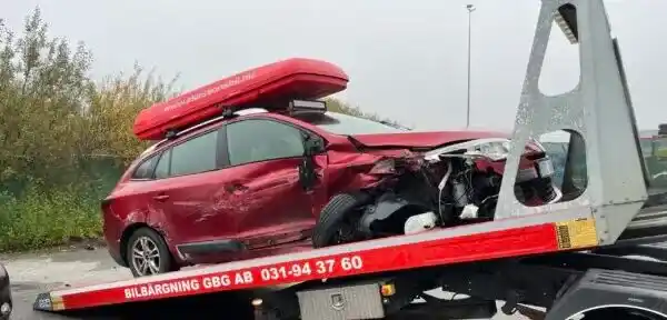 Sälja skrotbil - Vi köper & hämtar gratis