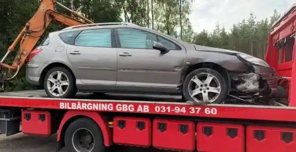 Gamla bilar dör aldrig – de återföds som råvaror