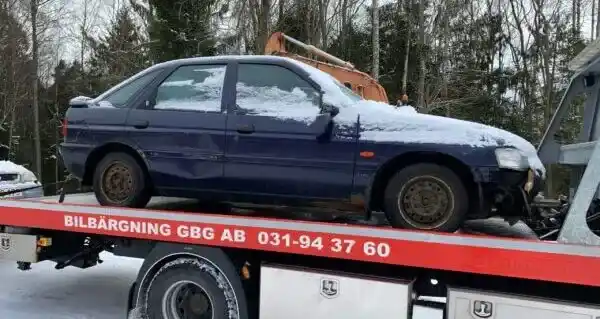 Skrota bilen hållbart – därför är återbruk viktigt